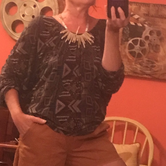 SOLD - Velvet By Graham& Spencer Assort Brown Batwing Top - Picture 2 of 8